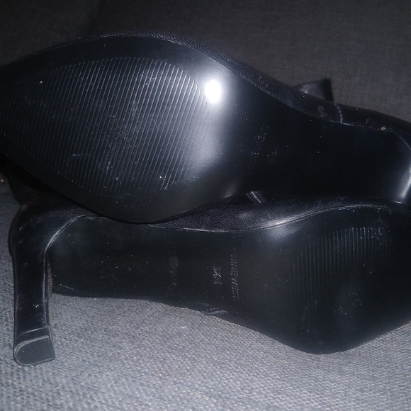 Nine West elegant Black Leather Knee-High Boots 3.5 inch heel. 9.5 - Picture 3 of 6